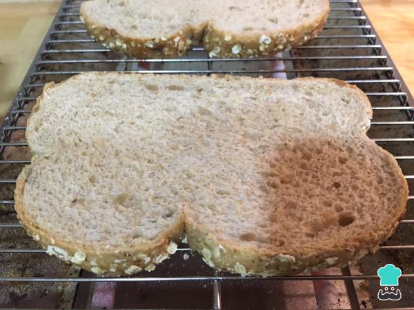 Recette de toasts à l'avocat et à la dinde - Étape 2
