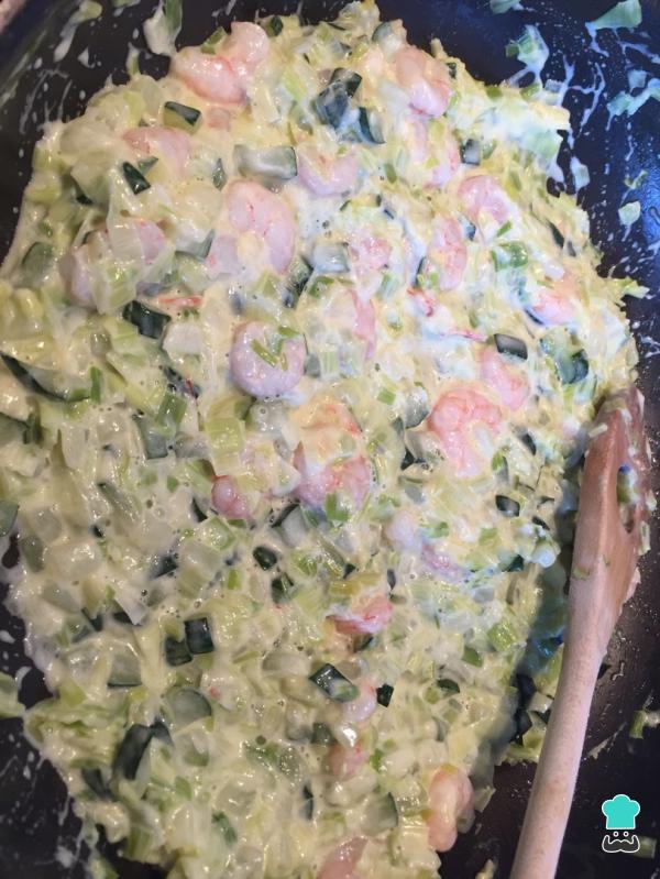 Recette de Feuilleté de poireaux, chèvre, courgettes et crevettes - Étape 2