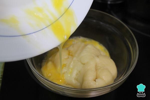 Recette de pâte à choux parfaite pour profiteroles/bombas/lionesas - Étape 4