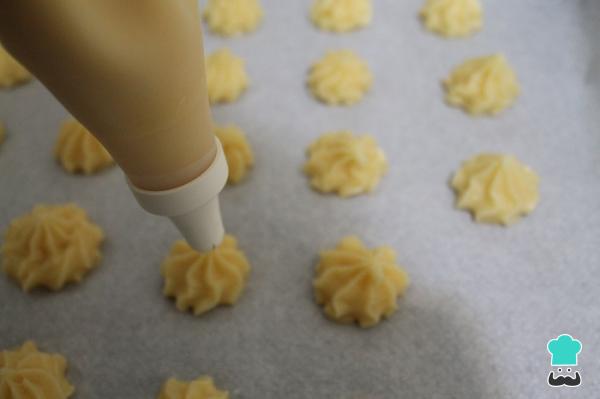 Recette de pâte à choux parfaite pour profiteroles/bombas/lionesas - Étape 5