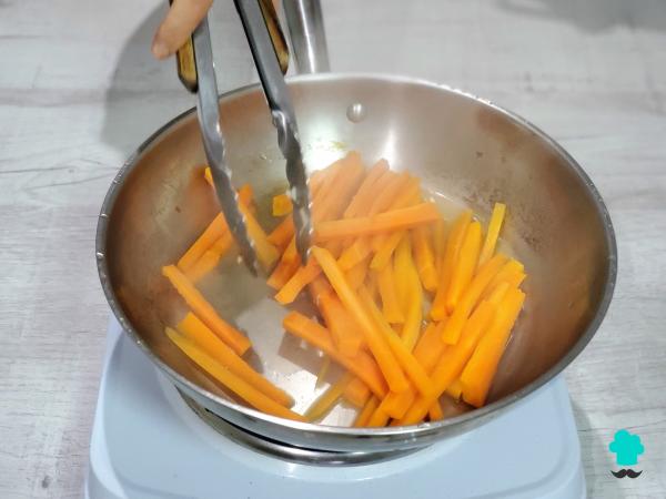 Recette Pad Thai au poulet et légumes : pour préparer facilement le célèbre plat thaïlandais à la maison - Étape 7
