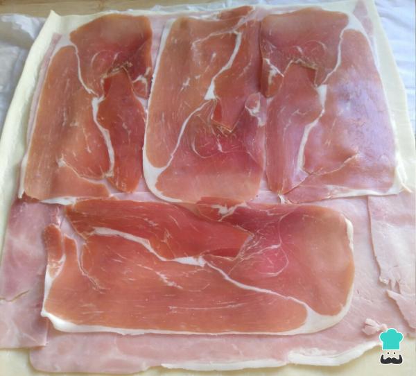 Recette de Pâte feuilletée au jambon Serrano et fromage - Étape 2