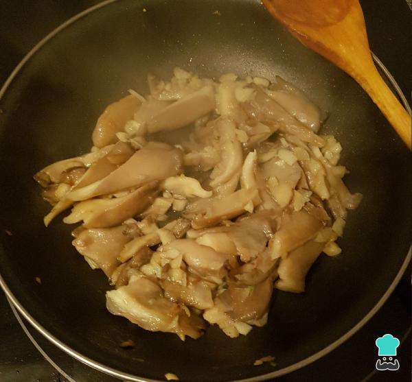 Recette de Champignons à l'ail et aux crevettes - Étape 3