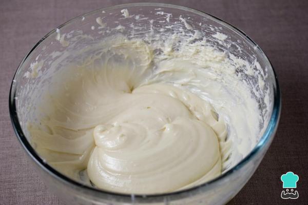 Recette de Gâteau aux noix et à la vanille avec glaçage - Étape 5