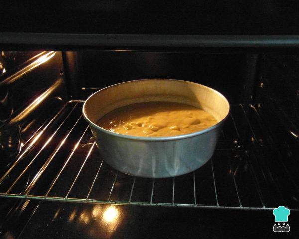 Recette de Gâteau aux noix et à la vanille avec glaçage - Étape 4