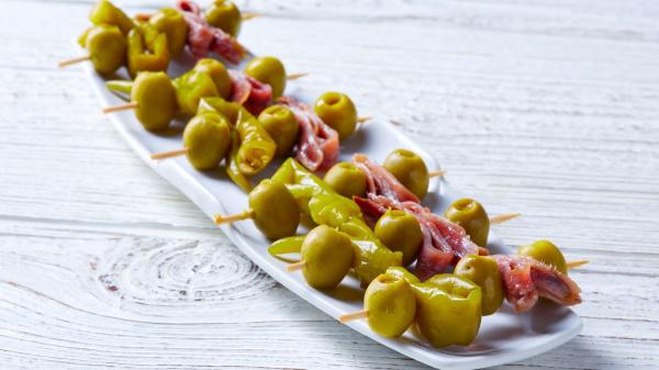Jesús Sánchez, chef : « Les anchois en conserve ne s'améliorent pas avec du citron, ils sont meilleurs avec de l'ananas frais et du fromage » - Olives farcies : la touche finale de Jesús Sánchez