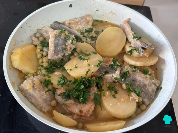 Recette de Merlu aux petits pois et pommes de terre : un ragoût maison simple, économique et réconfortant - Étape 10