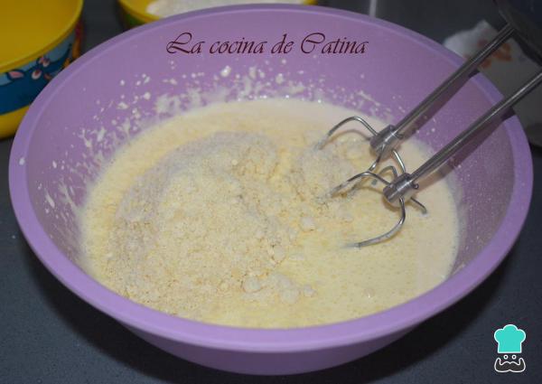 Recette facile de gâteau aux prunes et au yaourt – Étape 1