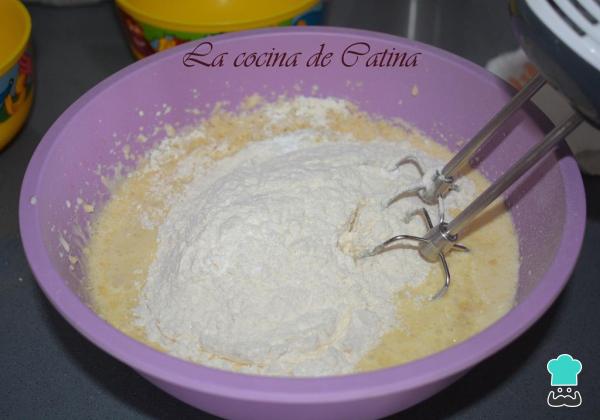 Recette facile de gâteau aux prunes et au yaourt – Étape 2