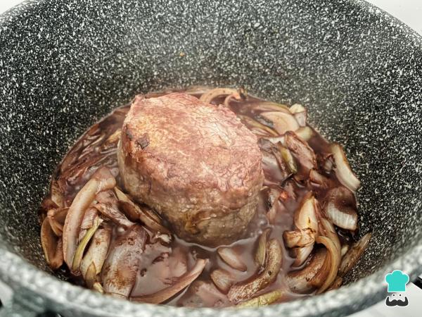 Recette de Peceto en cocotte avec oignon - Étape 5