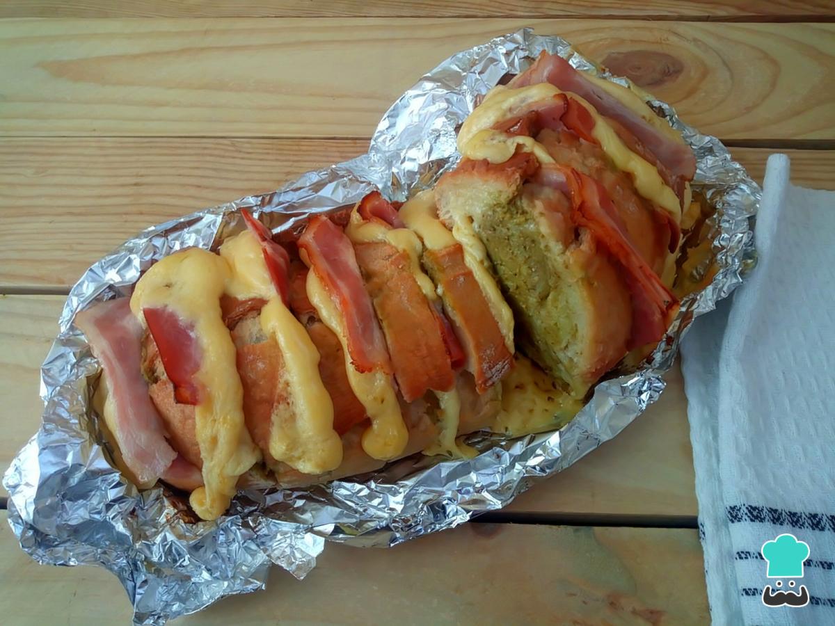 Recette de Pain farci au fromage et bacon cuit au four