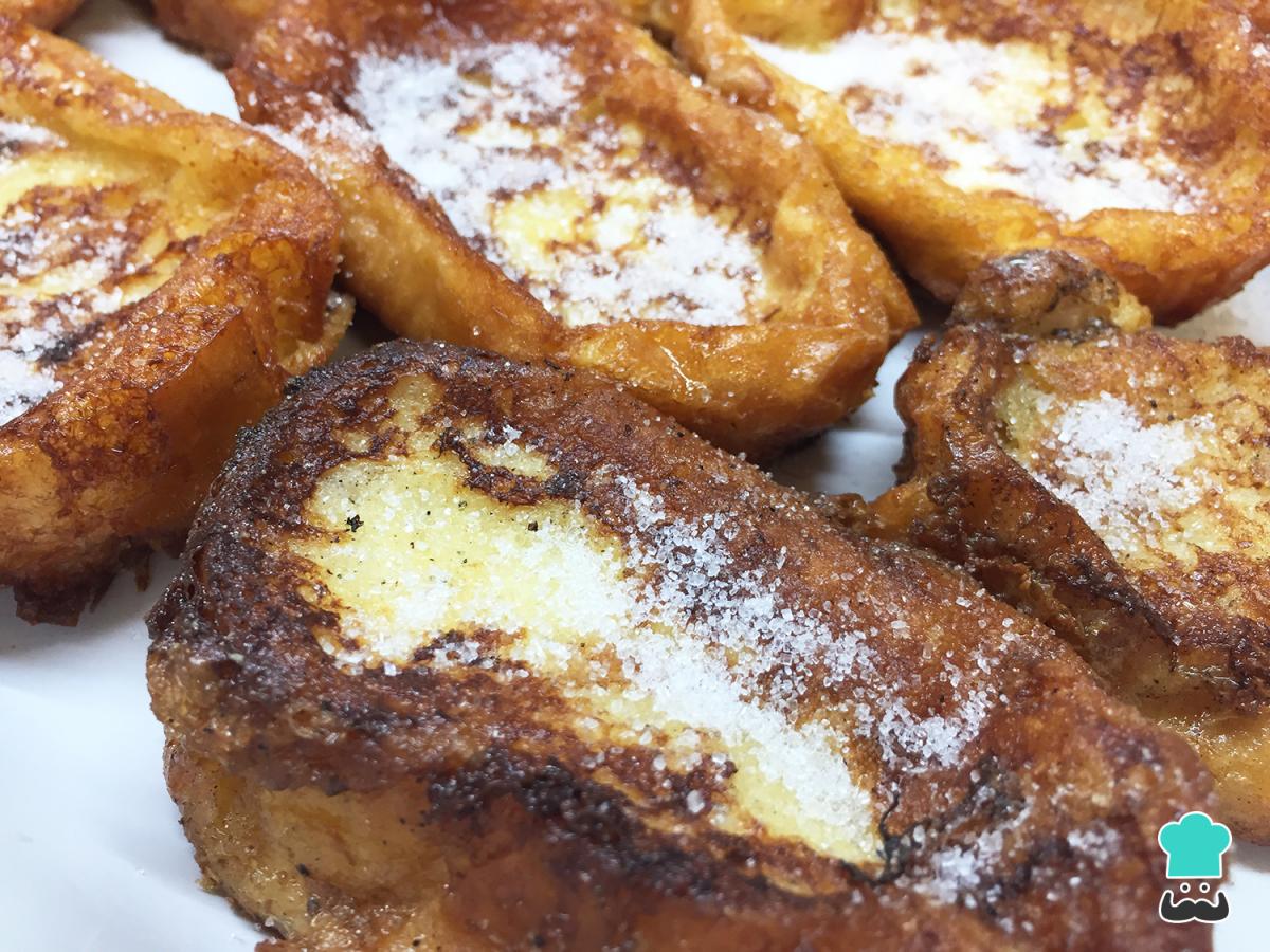 Recette de Torrijas au lait, sucre et cannelle