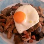 Recette de champignons sautés à l'ail et jambon serrano