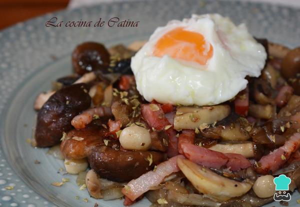 Recette de champignons sautés à l'œuf poché