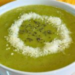 Recette de crème froide de courgettes : facile, crémeuse et légère, sans être lourde