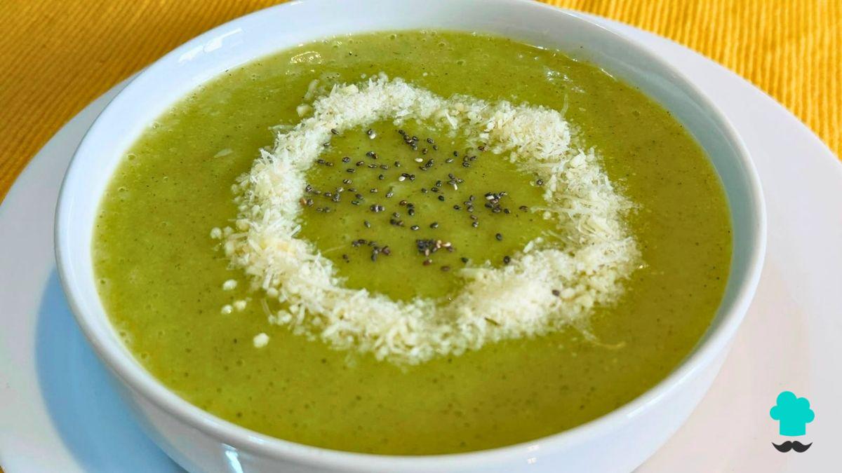 Recette de crème froide de courgettes : facile, crémeuse et légère, sans être lourde