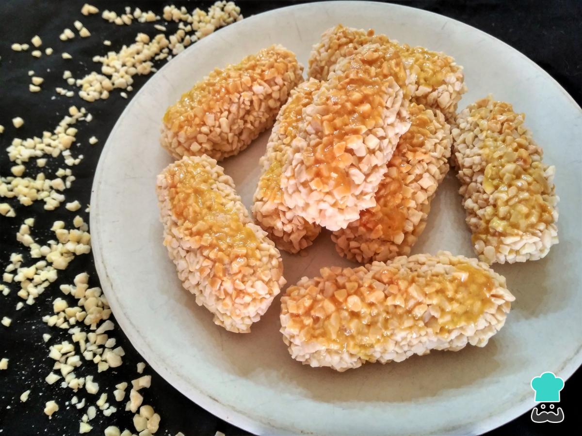 Recette de panellets de pommes de terre et d'amandes hachées