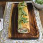 Recette de rouleau de fromage à la crème aux tomates et basilic