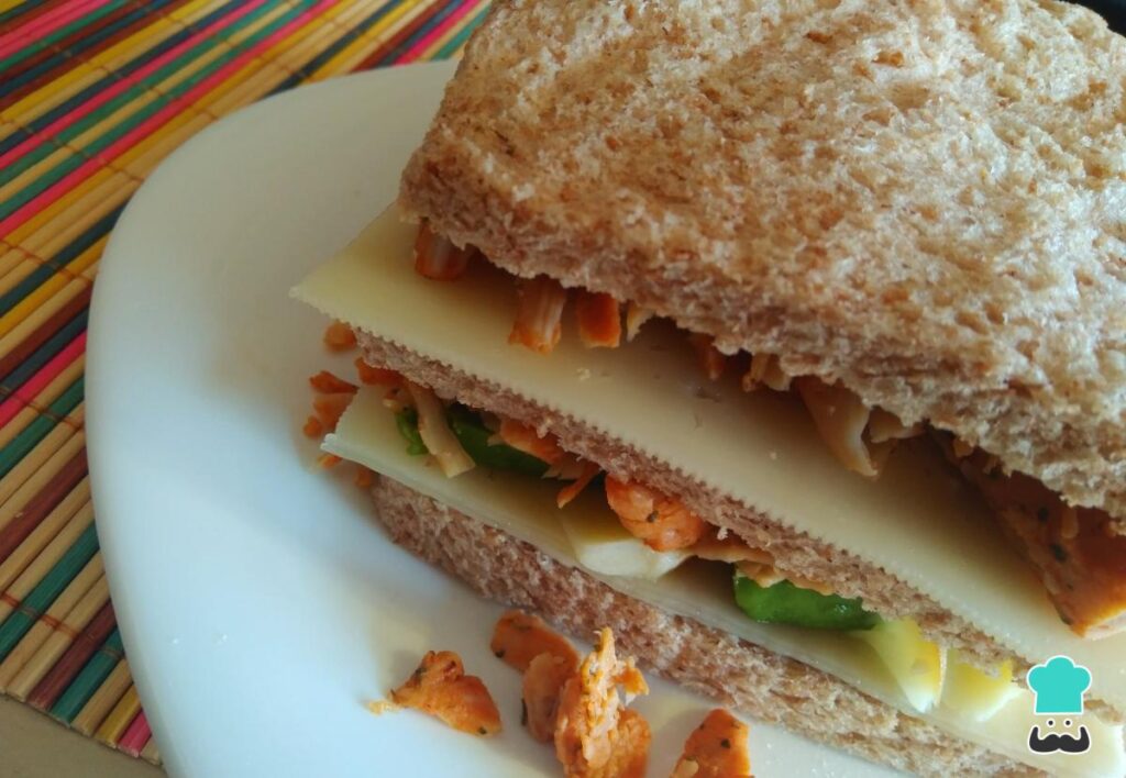 Recette de sandwich au poulet râpé
