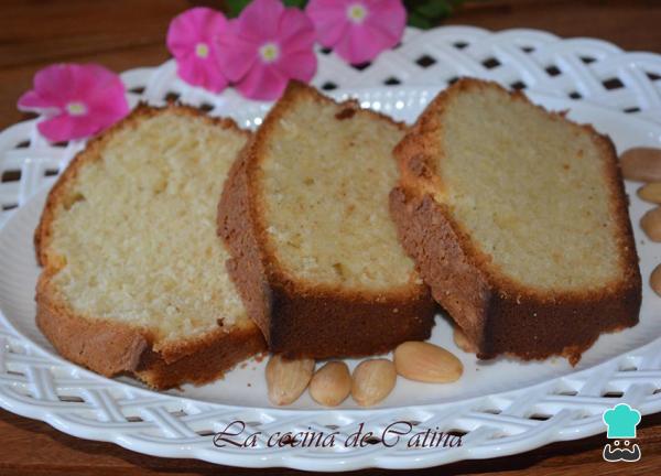 Recette facile de gâteau aux prunes et au yaourt