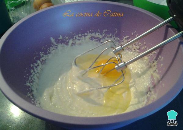 Recette Cake aux prunes sans gluten - Étape 2
