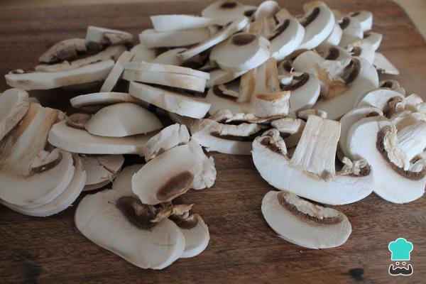 Recette de champignons marinés - Étape 1