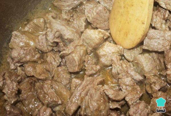 Recette de Viande en sauce aux champignons - Étape 1