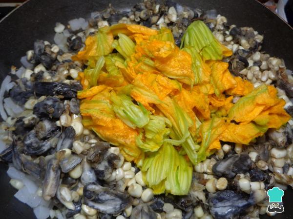 Recette de Quesadillas de Huitlacoche et de fleurs de citrouille - Étape 3