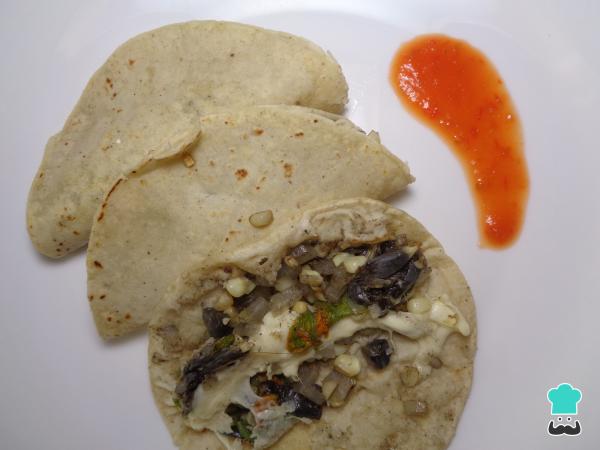Recette de Quesadillas de Huitlacoche et de fleurs de citrouille - Étape 6