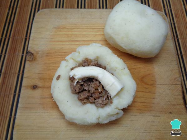 Recette de Croquettes de Pommes de Terre au Boeuf Haché et Fromage - Étape 6