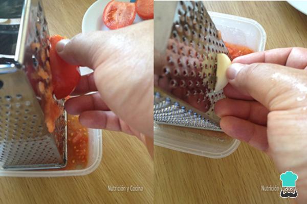 Recette de Pain à la tomate et au jambon serrano - Étape 2