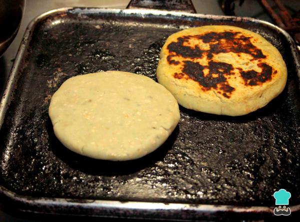 Recette d'arepas aux patates douces et à l'avoine - Étape 5