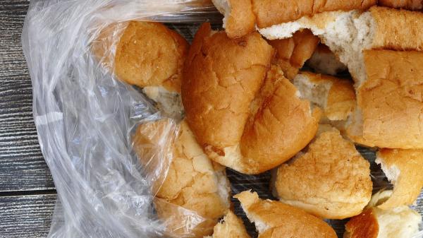 Les boulettes de viande seront beaucoup plus juteuses si vous arrêtez d'utiliser de la chapelure : l'astuce des grands-mères que récupèrent les chefs - Le secret des arrière-grands-mères pour des boulettes de viande plus juteuses : du pain dur imbibé de lait