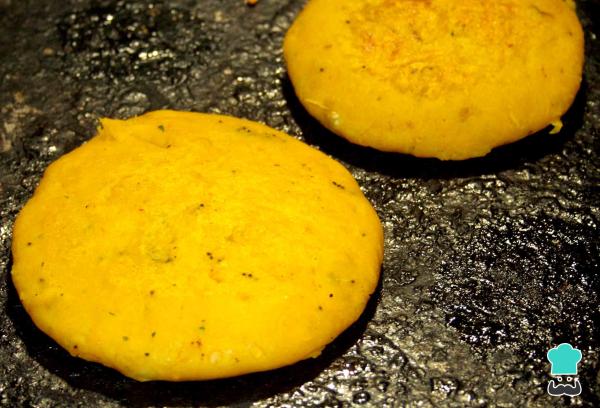 Recette d'Arepas de Plantain Mûr sans Farine de Maïs - Étape 4