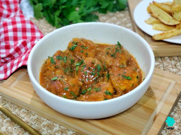 Recette de Boulettes de Poulet à la Sauce Espagnole : juteuses, tendres et parfaites pour tremper du pain - Étape 9