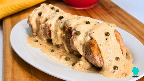 Recette de Filet de Porc au Poivre Vert : juteux et avec une sauce très crémeuse - Étape 8