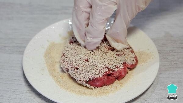 Recette de steaks russes de grand-mère : le secret pour être toujours dorés et extra juteux - Étape 4