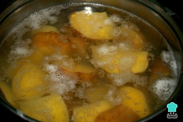 Recette d'arepas aux pommes de terre et au fromage - Étape 1