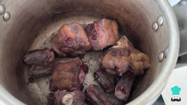 Recette de Queue de veau au vin rouge à la mijoteuse - Étape 2