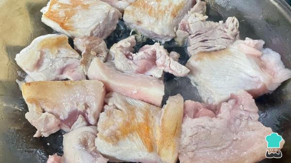 Recette de Filet de Porc aux Champignons et Vin Blanc - Étape 1