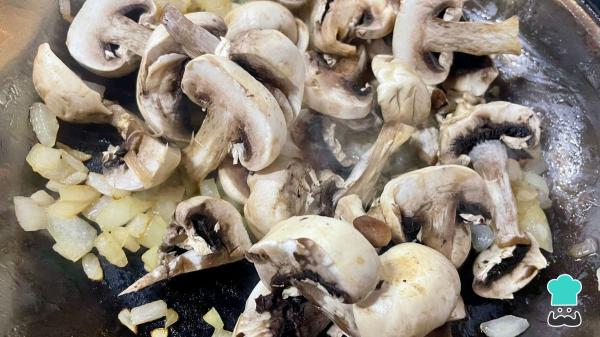 Recette de Filet de Porc aux Champignons et Vin Blanc - Étape 2