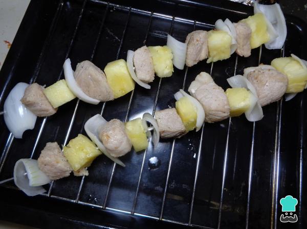 Brochettes de porc au four à l'ananas Recette - Étape 3