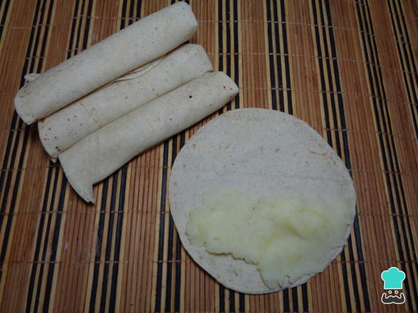 Recette de Tacos aux pommes de terre dorées et sauce tomate - Étape 6