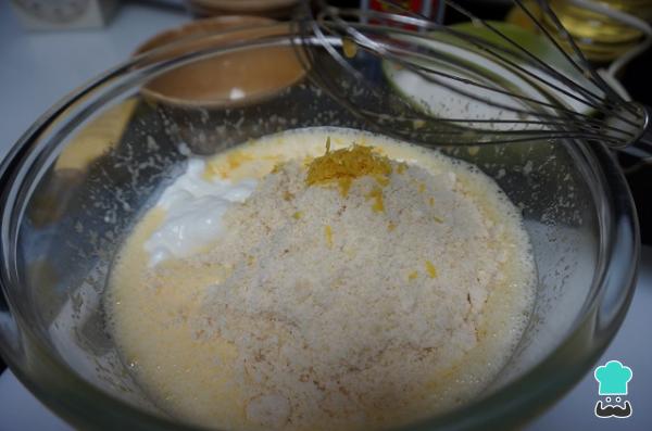 Recette Gâteau au yaourt et aux amandes moulues - Étape 2
