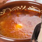 Fray Ángel, cuisinier : « La soupe à l'ail la plus délicieuse n'est pas faite avec de l'huile, mais avec 120 g de bacon et 3 jaunes d'œufs »