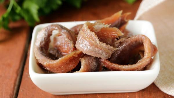 Les experts en alimentation mettent en garde : « Conserver les anchois en conserve dans le garde-manger est une erreur, leur place est au réfrigérateur » - Pourquoi les anchois ne peuvent pas être conservés comme les autres aliments en conserve