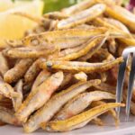 Les experts en nutrition sont d’accord : « Le poisson frit le plus sain n’est pas fait avec de la farine de blé, mais avec de la farine de pois chiches, de l’ail et du paprika. »