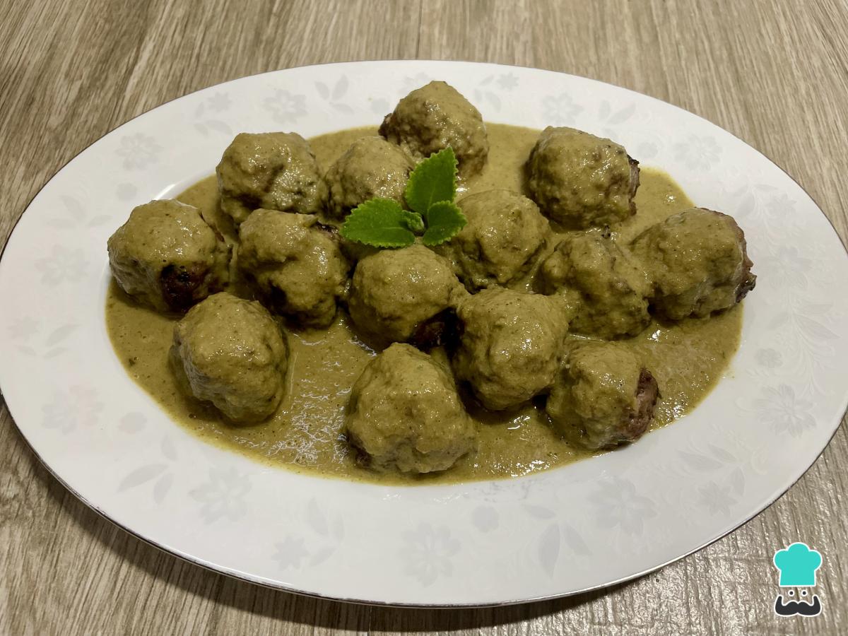 Recette de Boulettes de viande à la sauce verte