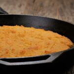 Recette de Gâteau aux bananes mûres dans une poêle