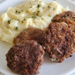 Recette de steaks russes de grand-mère : le secret pour être toujours dorés et très juteux